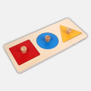 Rompecabezas de figuras montessori, 3 formas en 3 colores: cuadrado rojo, círculo azul y triángulo amarillo.